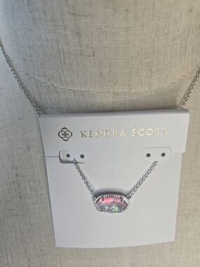 Kendra Scott Iridescent Pink Oval Pendant Necklace